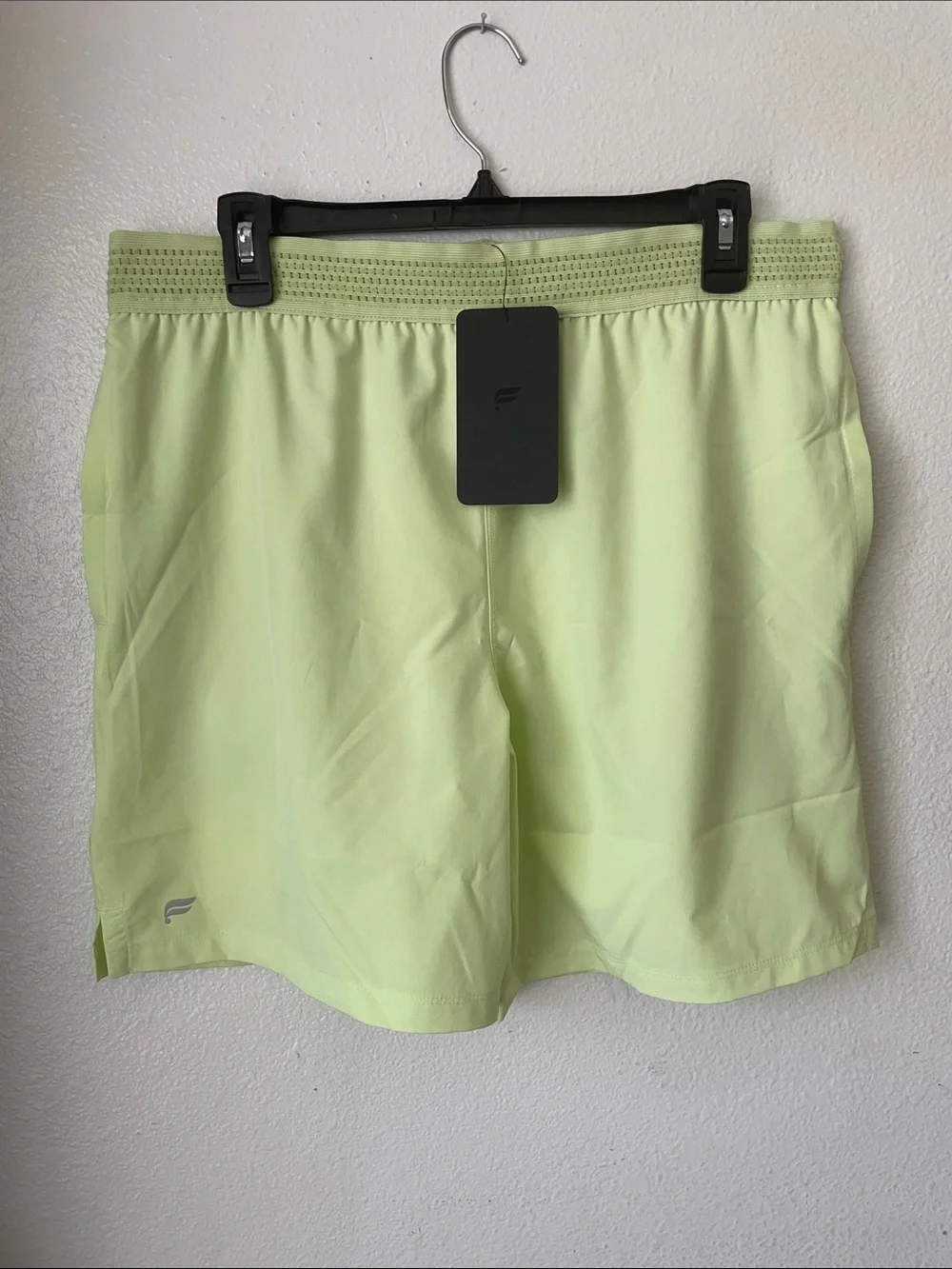 Fabletics Men's The 7-Inch Fundamental Short Unlined Faded Lime Size L